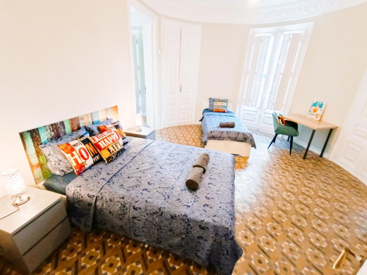 By Plaza Catalunya Rooms Barcelona Eksteriør billede