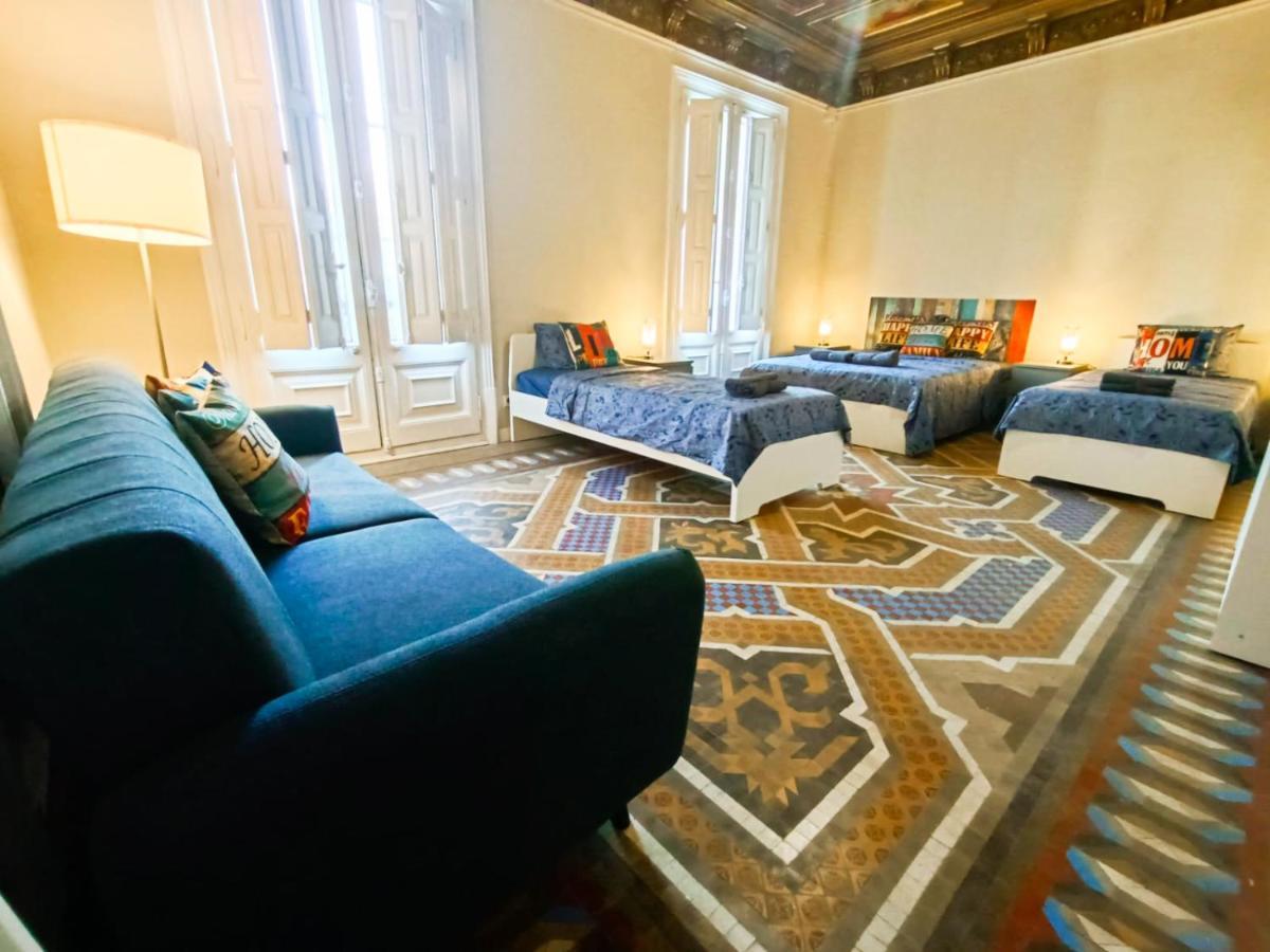 By Plaza Catalunya Rooms Barcelona Eksteriør billede